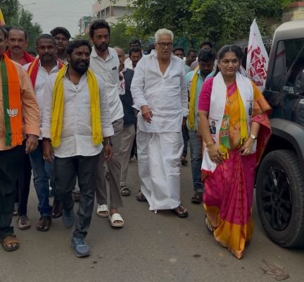 కూటమి అభ్యర్థి ఉమామహేశ్వరి విజయానికి కరాటం రాంబాబు, శేషు ప్రచారం