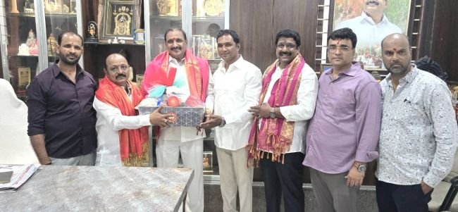 ఎమ్మెల్యే ఆరెకపూడి గాంధీకి దసరా శుభాకాంక్షలు తెలిపిన ప్రజాప్రతినిధులు