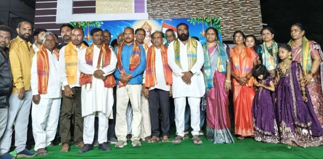 ఓల్డ్ సఫిల్ గూడలో ఘనంగా దసరా సంబురాలు : సంప్రదాయంగా జమ్మిచెట్టు పూజ, రావణ దహనం..