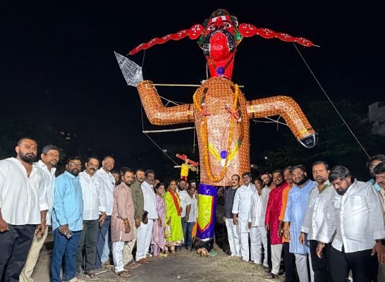 ఇందిరానగర్ కట్ట మైసమ్మ గ్రౌండ్‌లో ఘనంగా రావణ దహనం 