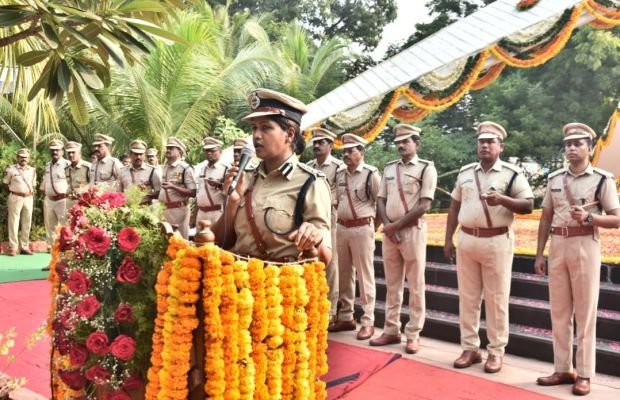 పోలీస్ అమరవీరుల త్యాగాలు చిరస్మరణీయం-వరంగల్ పోలీస్ కమిషనర్  ఎన్. శ్వేత