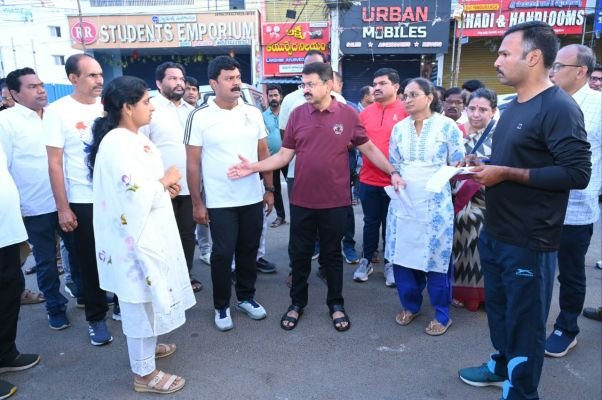 భక్తులకు అసౌకర్యం కలగకుండా పైడితల్లి అమ్మవారి దర్శనం.