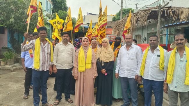 ముమ్మరంగా ప్రచారం కొనసాగిస్తున్న 11వ వార్డు టిడిపి కౌన్సిలర్ అభ్యర్థి షాకీరా 