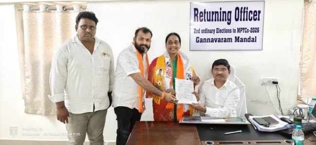 ఎంపీటీసీ ఎన్నికల బరిలోకి కనూరి శేషు మాధవి.