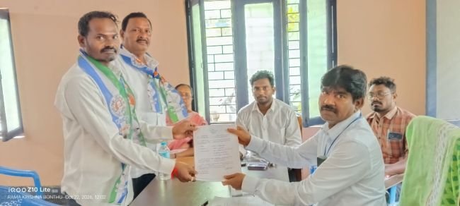 కామయ్యపాలెం వైసిపి ఎంపీటీసీ అభ్యర్థి బోడిక భోగేశ్వరరావు నామినేషన్ దాఖలు. 