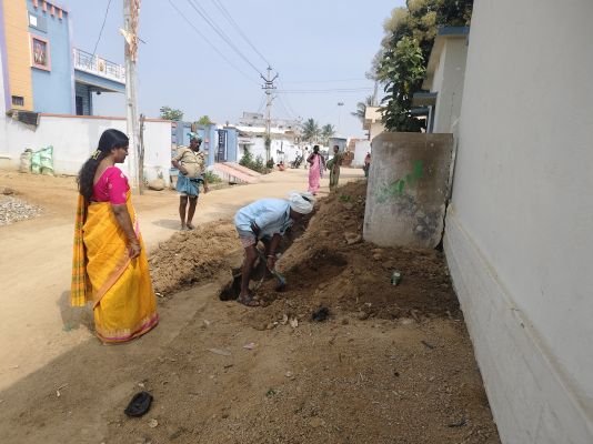 గ్రామ పరిశుభ్రతకు ప్రత్యేక ప్రాధాన్యం.. సమస్యల పరిష్కారంలో ముందుంటున్న పంచాయతీ కార్యదర్శి శైలజారెడ్డి