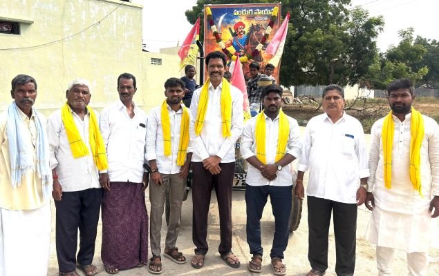 ఐజలో ఘనంగా పండుగ సాయన్న 174వ జయంతి వేడుకలు.. భారీ ర్యాలీ నిర్వహించిన ముదిరాజ్ సంఘం*