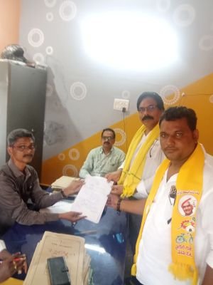 ఇంకొల్లు-1  తెలుగుదేశం పార్టీ ఎం.పి.టి.సిగా మస్తాన్‌బాబా నామినేషన్‌