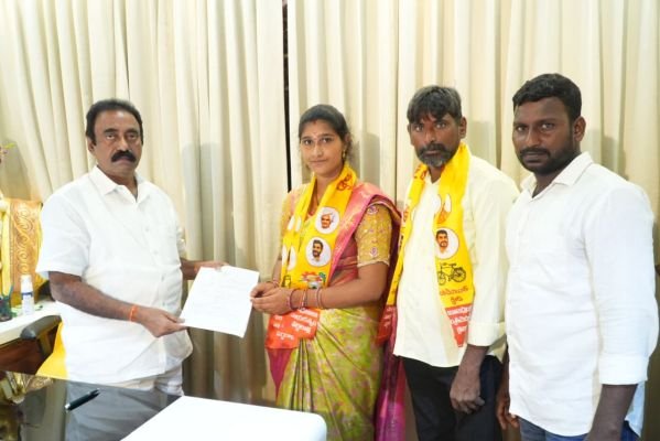 బీసీలకు పెద్దపీట వేసిన ఎమ్మెల్యే కావ్య కృష్ణారెడ్డి