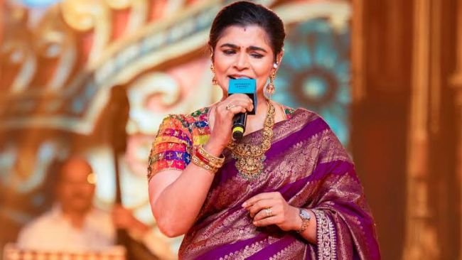  శ్రేయా ఘోషల్ కోసం చివరి నిమిషంలో పాట పాడాను.. సింగర్ చిన్మయి ఆసక్తికర వ్యాఖ్యలు!