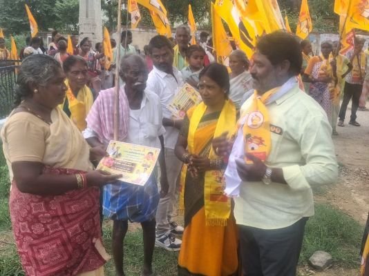 కుప్పంలో తెదేపా నాలుగవ వార్డు అభ్యర్థి ప్రచారం 