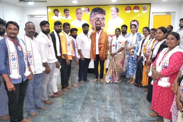 కూటమి మేయర్ అభ్యర్థిరూప్ కుమార్ గారి తో విజయలక్ష్మి గునుకుల భేటీ!
