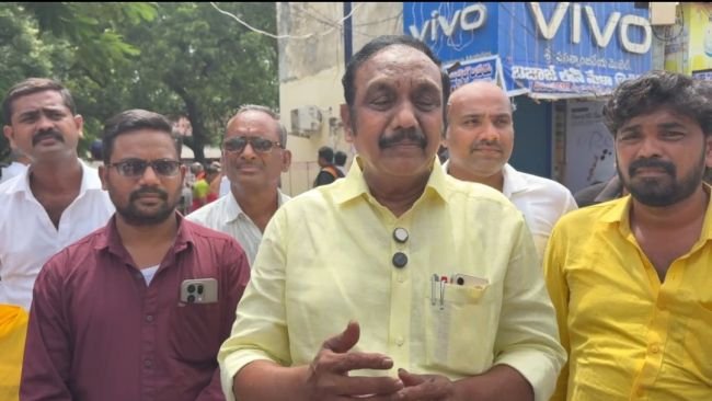 ఎంపీటీసీ జడ్పిటిసి నామినేషన్లు శాంతియుతంగా జరుగుతున్నాయి: ఎమ్మెల్యే డాక్టర్ చదరవాడ అరవింద బాబు...