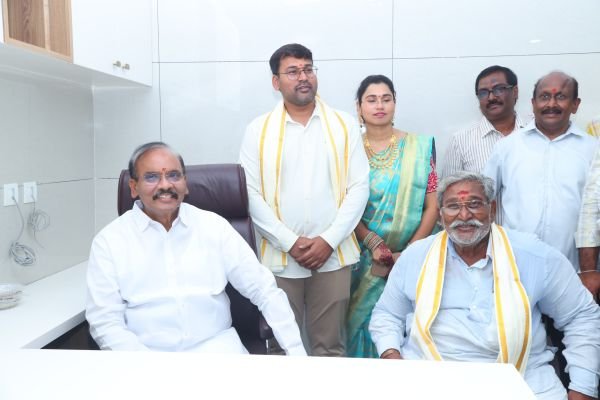 చిలకలూరిపేటలో రేణుక మల్టీ స్పెషాలిటీ హాస్పిటల్ ప్రారంభం ప్రజలకు నాణ్యమైన వైద్య సేవలు అందించాలి: ప్రత్తిపాటి పుల్లారావు