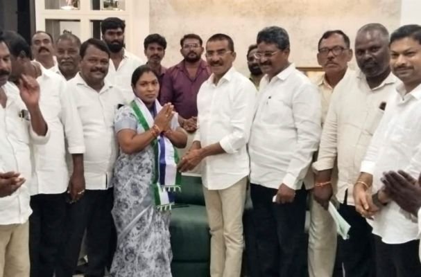 జడ్పీటీసీ అభ్యర్థిగా వాయిల కృష్ణవేణి ని ప్రకటించిన మాజీ ఎమ్మెల్యే రామిరెడ్డి ప్రతాప్ కుమార్ రెడ్డి
