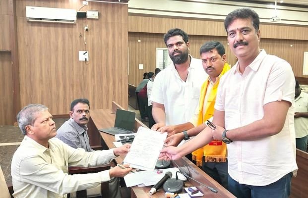 గంగవరం జడ్పీటీసీ అభ్యర్థిగా ప్రతాప్ కుమార్ రెడ్డి నామినేషన్