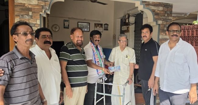 54వార్డు జీవీఎంసీ ఎన్నికల ప్రచారంలో పాల్గొన్న  కె.కె రాజు  