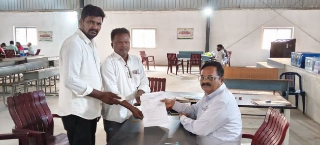 పాములపాడు జడ్పీటీసీ అభ్యర్థిగా వైఎస్ఆర్ కాంగ్రెస్ పార్టీ తరఫున వేల్పుల జైపాల్ నామినేషన్ దాఖలు