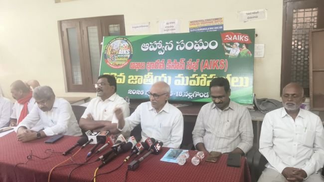 పంట నష్టాలతో రైతులు తీవ్ర ఇబ్బందులు---- ప్రభుత్వాలు ఆదుకోవాలి..