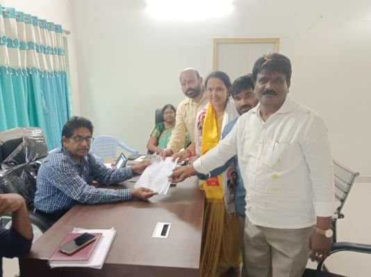 గజపతినగరం ఎంపీపీ అభ్యర్థి గంట్యాడ శ్రీదేవి నామినేషన్