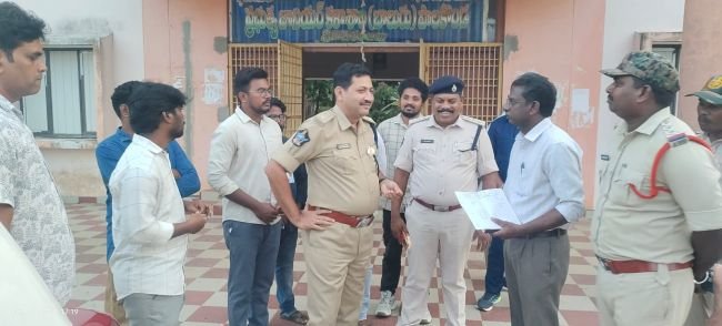స్థానిక సంస్థల ఎన్నికలలో ఎటువంటి అవాంచనీయ ఘటనలకు తావులేకుండా మూడంచెల భద్రతా ఏర్పాటు చేయడమైంది