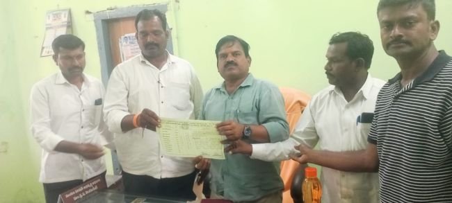 ప్రోటోకాల్ ను దిక్కరిస్తున్న ఇందిరమ్మ కమిటీ - రద్దుకు ఎంపిడివోకు వినతి 