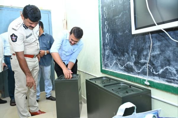 పటిష్టంగా స్ట్రాంగ్ రూమ్ ల భద్రత...
