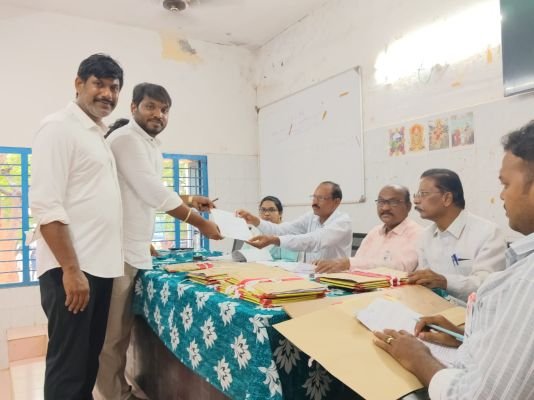సీతారాంపురం మండలంలో కోలాహలంగా నామినేషన్ల ప్రక్రియ 