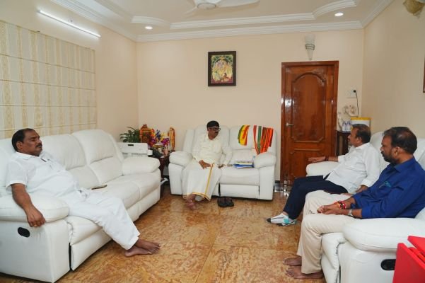 ఆత్మకూరు మున్సిపల్ ఎన్నికల ప్రచారంలో యువ నాయకుల హవా