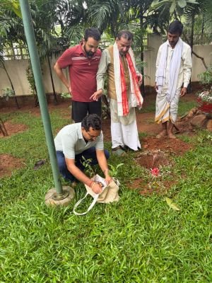 సంస్కృత వర్సిటీలో అరుదైన కల్పవృక్షం