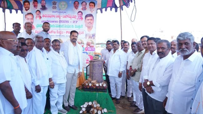 దళారులను నమ్మొద్దు.. ప్రభుత్వ కేంద్రాల్లోనే ధాన్యం అమ్మండి