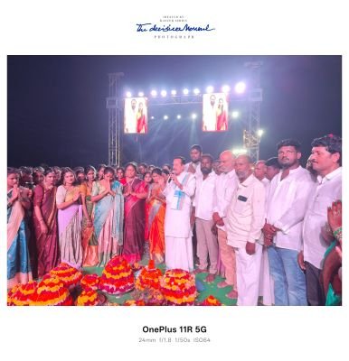 పెద్దాపూర్‌లో ఘనంగా బతుకమ్మ సంబరాలు