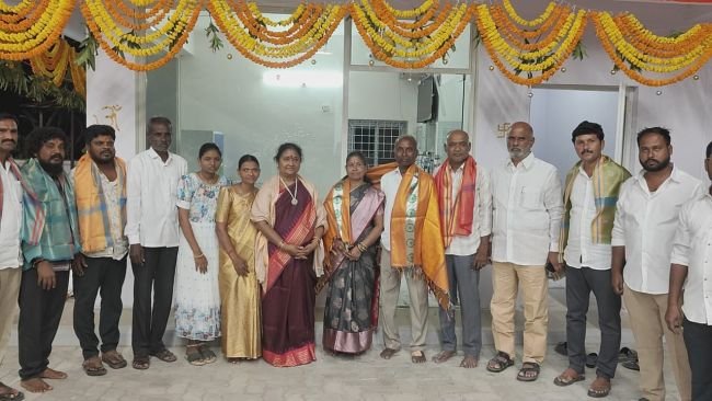 పెద్దాపూర్ వద్ద వినాయక్ పెట్రోల్ బంక్ ప్రారంభించిన టీజి ఐ ఐ సి మాజీ చైర్పర్సన్ నిర్మల జగ్గారెడ్డి