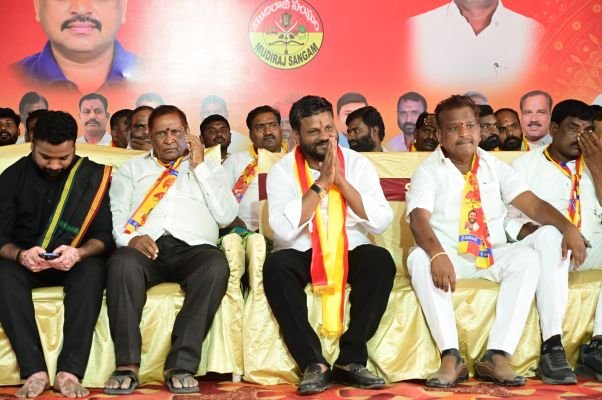పేదల ఆకలి తీర్చిన పోరాటయోధుడు పండుగ సాయన్న