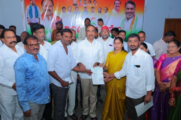 పేదలకు సీఎం సహాయనిధి అండ.