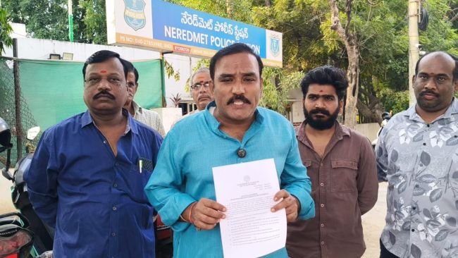ఎన్ని అక్రమ కేసులు పెట్టినా భయపడను : మాజీ కార్పొరేటర్ శ్రవణ్
