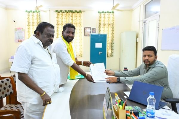జడ్పిటిసి అభ్యర్థుల నామినేషన్ సందడి! 