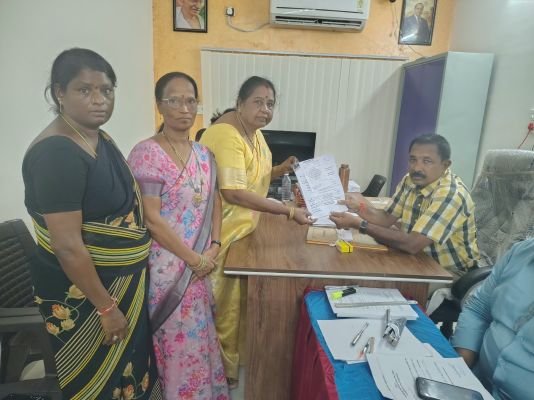 ఎంపీటీసీ  గా నామినేషన్ పత్రాలు అందజేసిన టిడిపి మహిళా నాయకురాలు గంగిరెడ్ల మేఘాల దేవి 