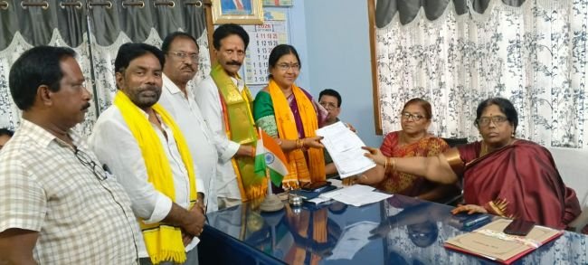 అంబాజీపేట మండలంలో రెండో రోజు 46 నామినేషన్లు దాఖలు