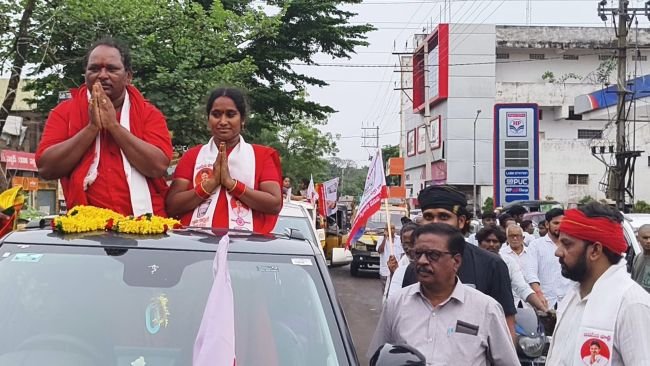 ఉప్పలగుప్తం జనసేన జడ్పీటీసీ అభ్యర్థిగా ఆకుల లక్ష్మీ నరసాయమ్మ నామినేషన్..