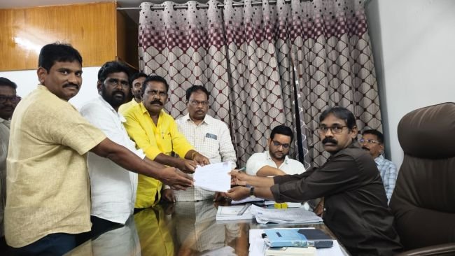 కామవరపుకోటలో 49 నామినేషన్లు