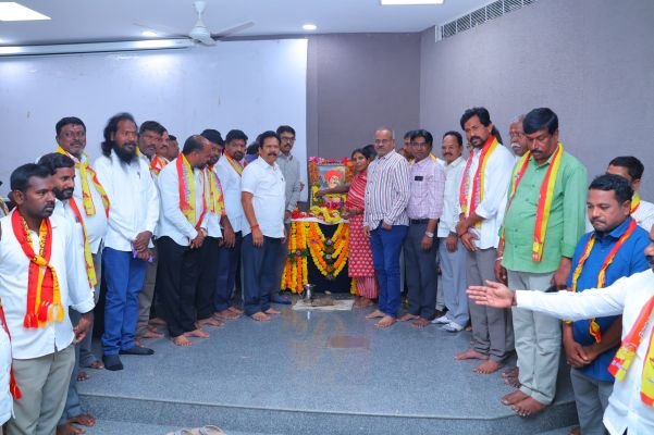 ఆధిపత్యాన్ని ఎదుర్కోవాలంటే బహుజనులకు విద్యే ఆయుధం