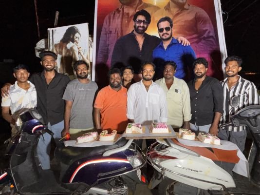 25వ డివిజన్‌లో ఘనంగా సురేష్ జన్మదిన వేడుకలు