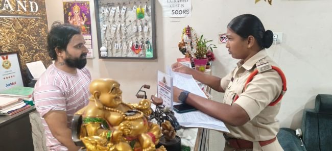 రిసార్ట్స్, హోటళ్లు, ధాబాల్లో పోలీసుల తనిఖీలు