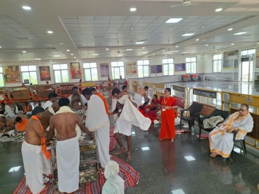 మంత్రాలయం శ్రీ మఠంలో హుండీ లెక్కింపు ప్రారంభం