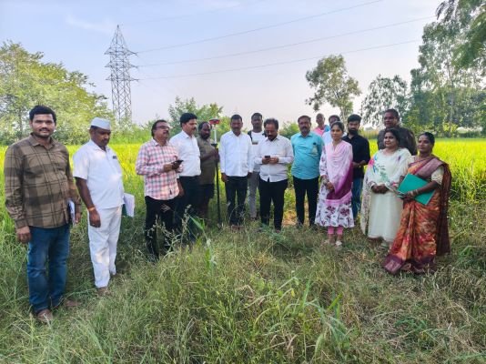 ప్రెస్ నోట్  తేదీ 22-101-2026 మెదక్ జిల్లా   పక్కగా  భూ రీ సర్వే  ---జిల్లా అదనపు కలెక్టర్ నగేష్   పక్కగా భూ రీ సర్వే చేసి భూ తగాదాలను పరిష్కరించాలని జిల్లా అదనపు కలెక్టర్ నగేష్ అన్నారు.  గురువారం మనోహరాబాద్ మండల కేంద్రంలో నిర్వహిస్తున్న భూ రీ సర్వే ను క్షేత్ర స్థాయిలో పరిశీలించారు. ఈ సందర్భంగా జిల్