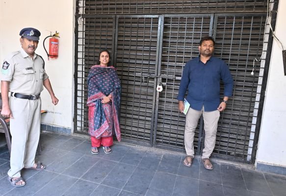 ఈవిఎం ల భద్రతకు సంబంధించి ఎటువంటి నిర్లక్ష్యం ఉండకూడదు*  *జిల్లా ఎన్నికల అధికారి/జిల్లా కలెక్టర్ డా.ఏ.సిరి