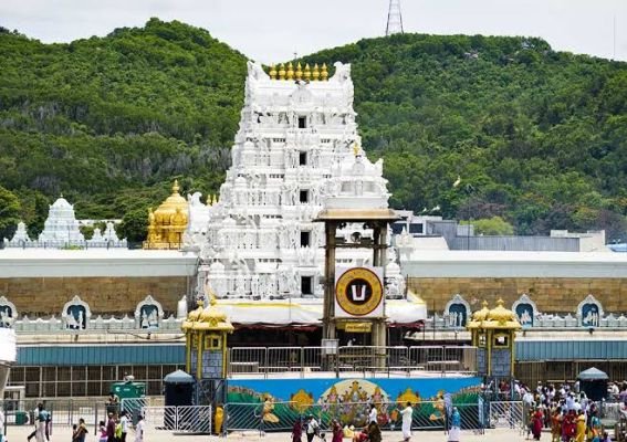 తిరుమలలో భక్తుల రద్దీ.. 26 కంపార్టుమెంట్లలో వేచివున్న భక్తులు