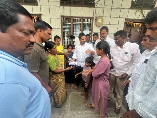 శివకుమార్ కుటుంబానికి రూ.లక్ష ఆర్థిక సాయం