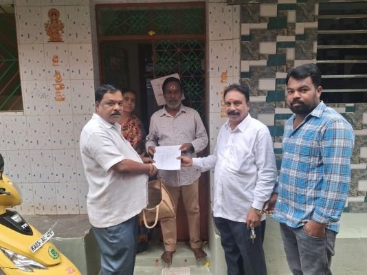 33వ వార్డులో టీడీపీ అభ్యర్థి ఉషారాణి ప్రకాష్ ప్రచారం